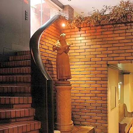 Senhora A Branca 3*